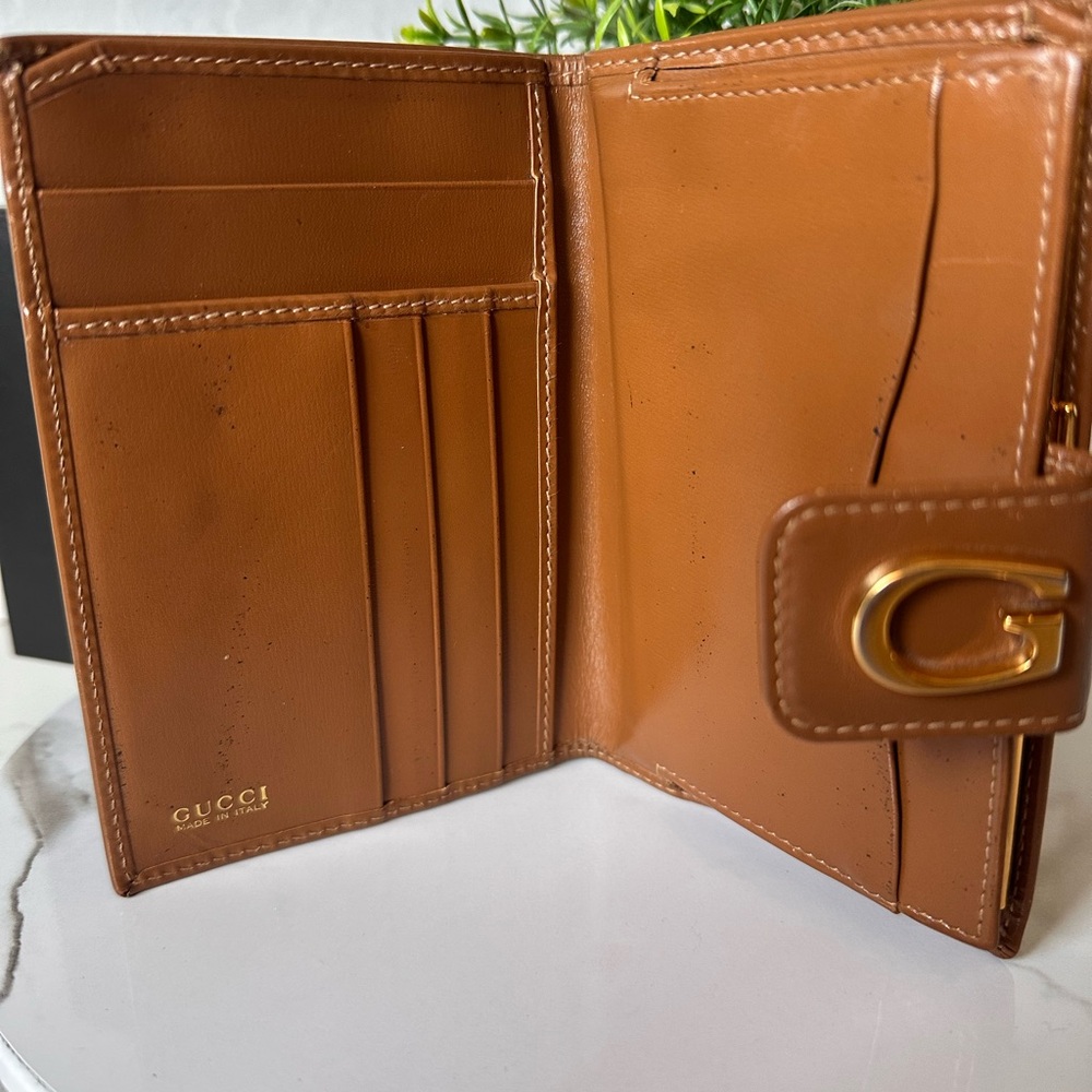 Gucci Authentic Tan Leather Bifold Wallet with Kisslock - Picture 4 of 14